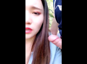 Asian web cam chick LiuTing deep-throat